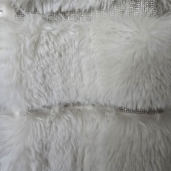 AKIRA Snowy Faux Fur Long Vest - Picture 2 of 3